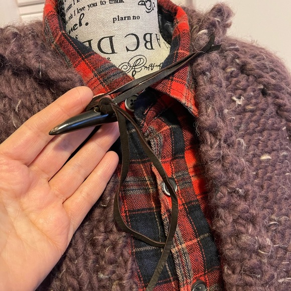 Handmade 100% Wool Chunky Knit Hooded Capelet - Picture 2 of 16